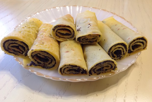 Кукурузные блинчики с маковой начинкой