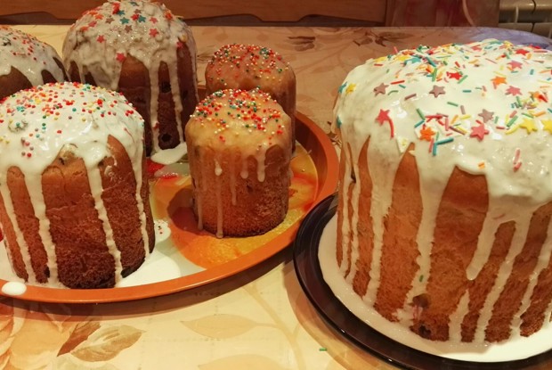 Кулич с изюмом на опаре