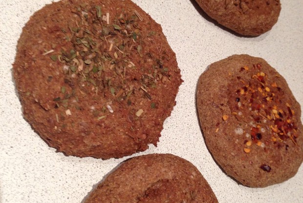 Кунжутно-льняные булочки со специями