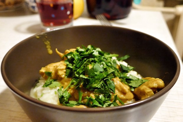 Курица карри на кокосовом молоке с рисом