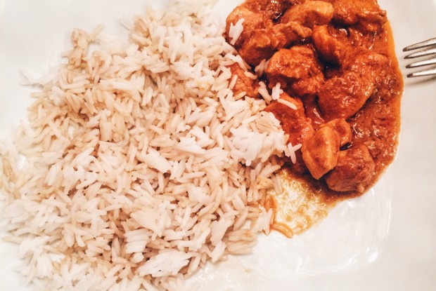 Курица карри с томатной пастой