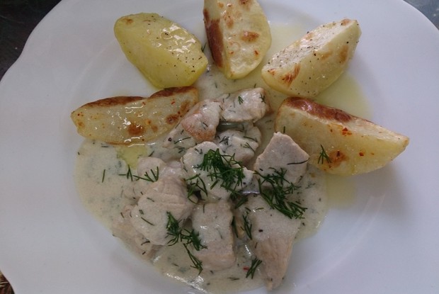 Курица кусочками в сливочном соусе