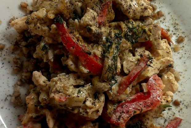 Курица по-строгановски с лисичками