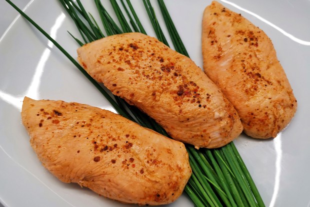 Курица, пошированная в роме