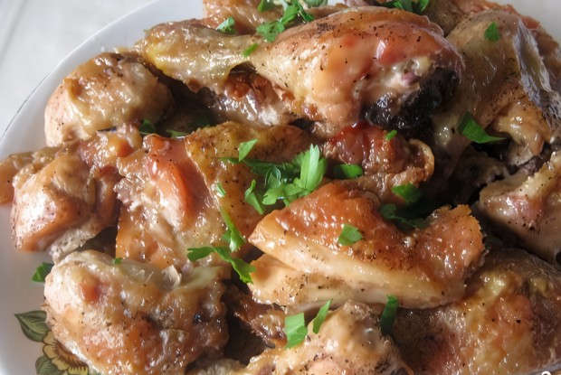 Курица с базиликом в духовке