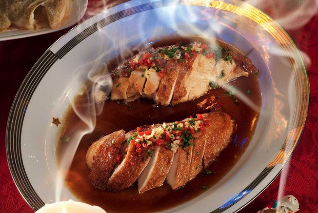 Курица с черным соусом