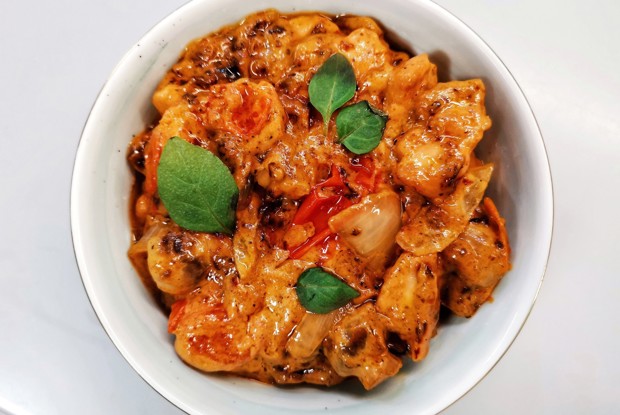 Курица с грибами в сливочном соусе