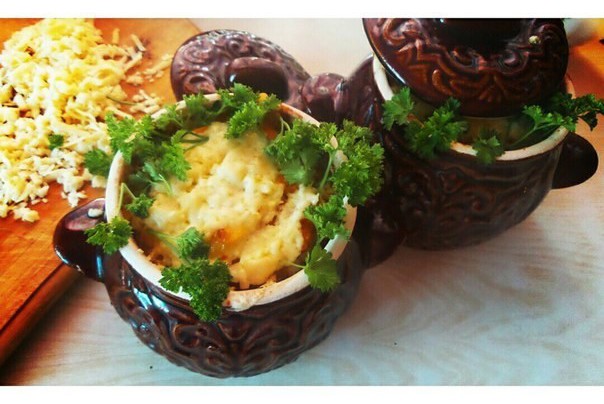 Курица с картофелем в горшочке