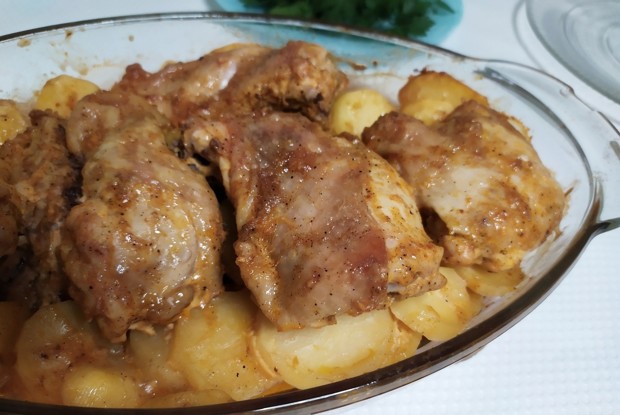 Курица с картошкой в духовке