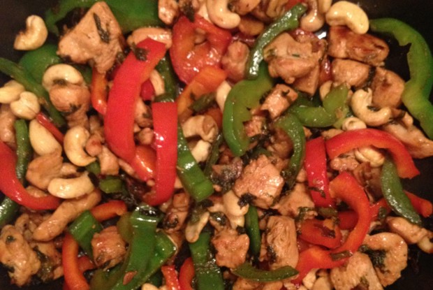 Курица с кешью по-азиатски