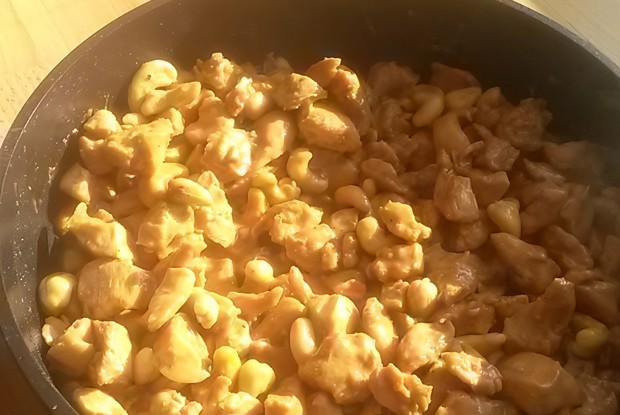 Курица с кешью
