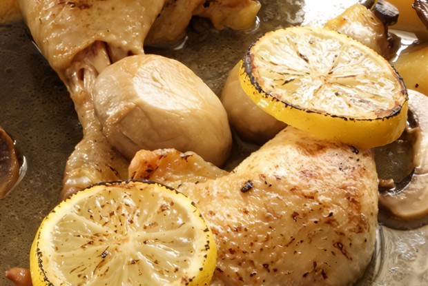 Курица с лимоном и оливками