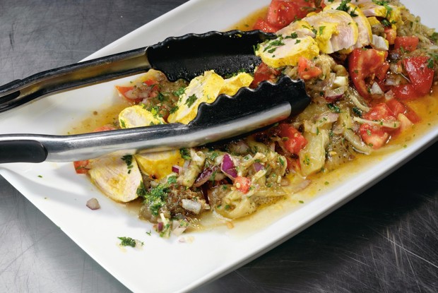 Курица с печеными баклажанами и лимонным соусом