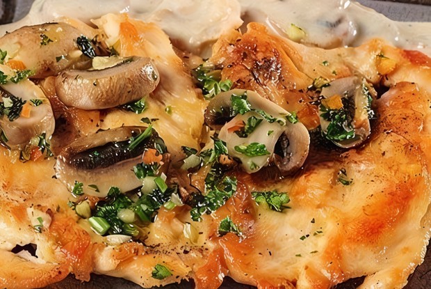 Курица с шампиньонами по-французки