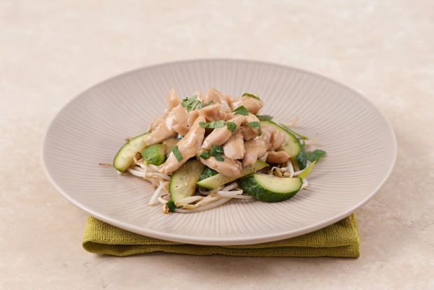 Курица с соевыми ростками по-азиатски