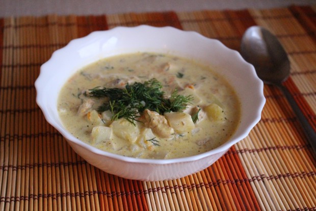 Курица тушеная с картофелем в сметане