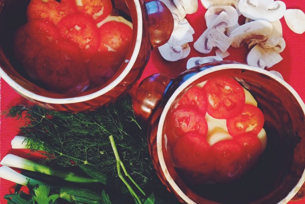 Курица, тушенная с картофелем в горшочке