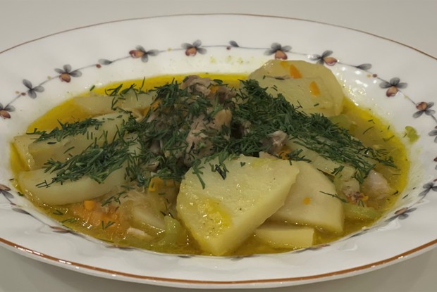 Курица, тушенная  с овощами