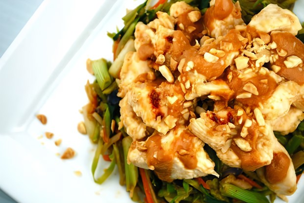 Курица в арахисовом соусе