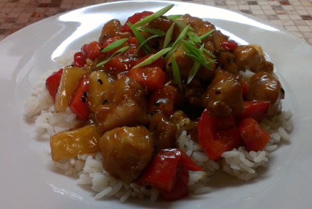 Курица в кисло-сладком соусе с ананасом