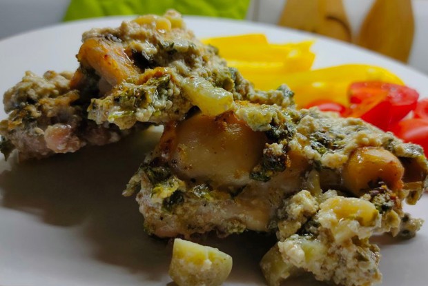 Курица в сливочно-чесночном соусе с зеленью (как шкмерули)