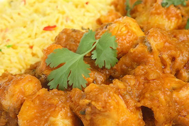 Курица в сливочном соусе карри с ананасом