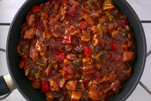 Курица в томатном соусе