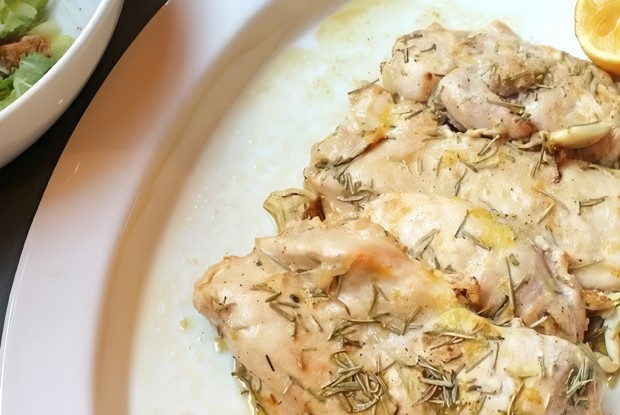 Курица, запеченная с чесноком