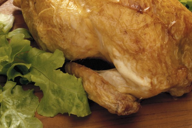 Курица, запеченная со сливочным маслом и травами