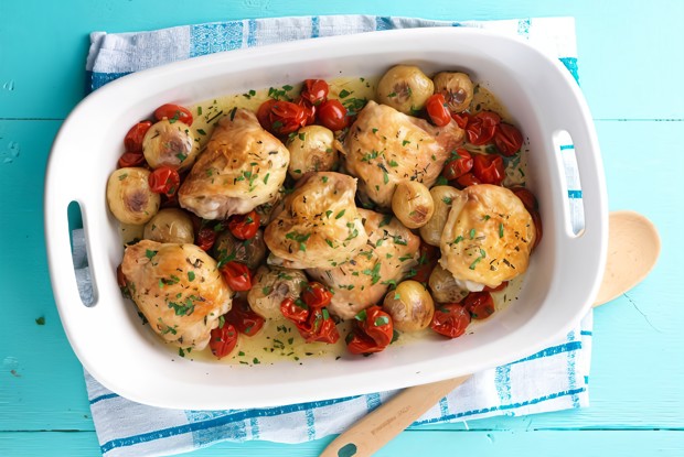 Курица, запеченная с помидорами черри в кленовом сиропе