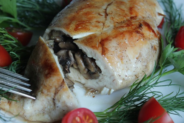 Куриная грудка, фаршированная шампиньонами