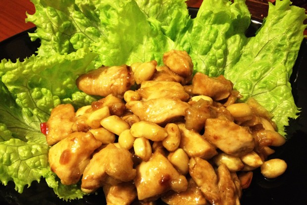 Куриная грудка с арахисом