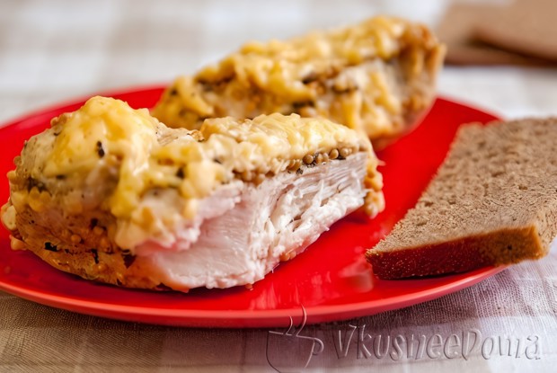 Куриная грудка в фольге под соусом