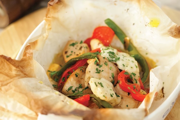 Куриная грудка в конверте, запеченная с овощами и сыром