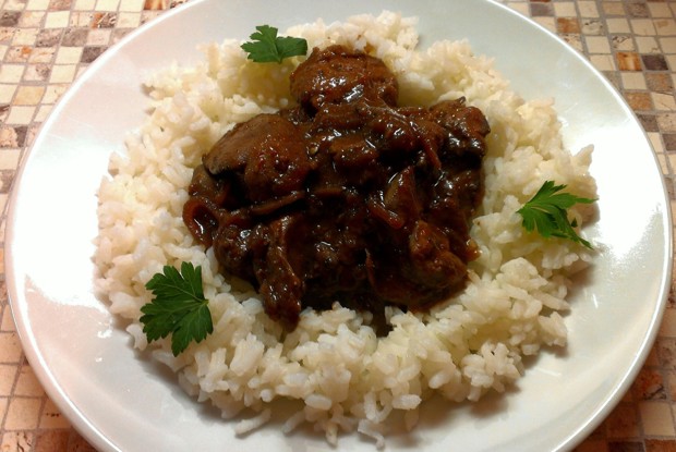 Куриная печень в красном вине