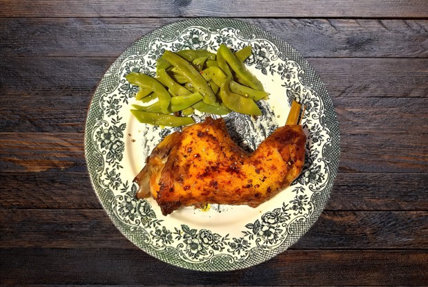 Куриная ножка, запеченная в приправе из кайенского перца