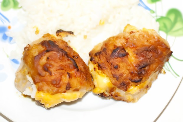 Куриные бедра с сыром