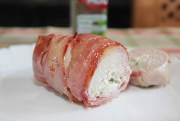 Куриные грудки фаршированные козьим сыром и зеленью