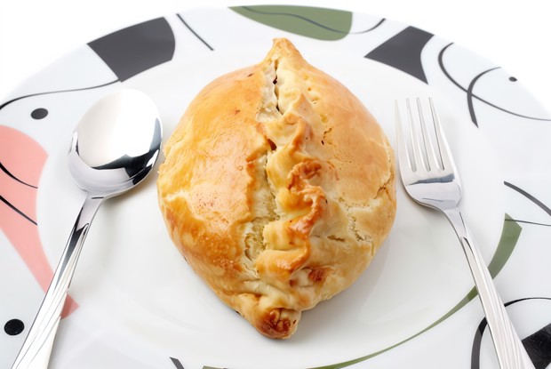 Куриные грудки с ветчиной и имбирем в тесте