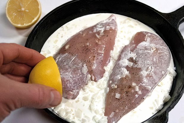 Куриные грудки, запеченные в сливках, под сыром