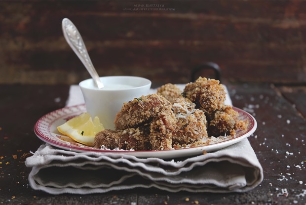 Куриные гужоны в сырно-ореховой корочке