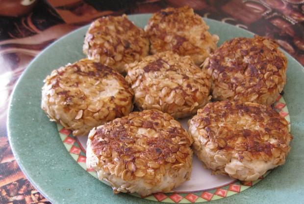 Куриные котлеты с семечками в овсяных хлопьях