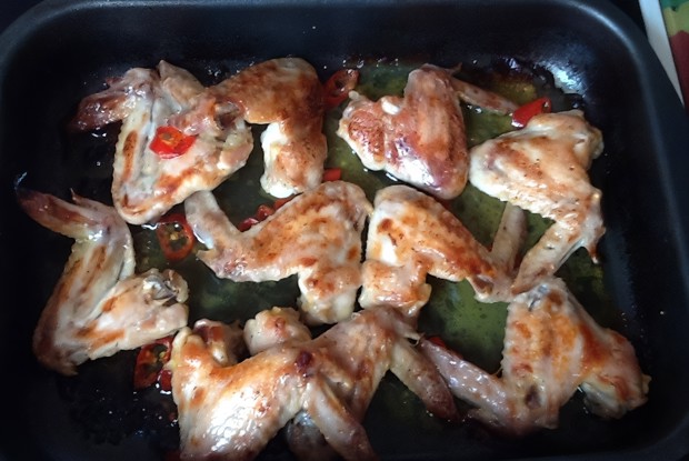 Куриные крылышки в апельсинах с чили