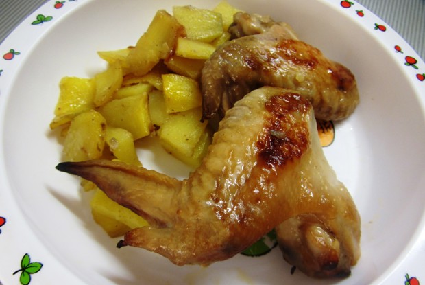 Куриные крылышки в медово-горчичном соусе, запеченные в духовке