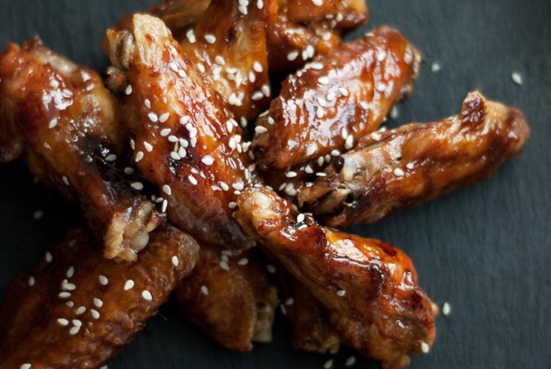 Куриные крылышки в медовой глазури