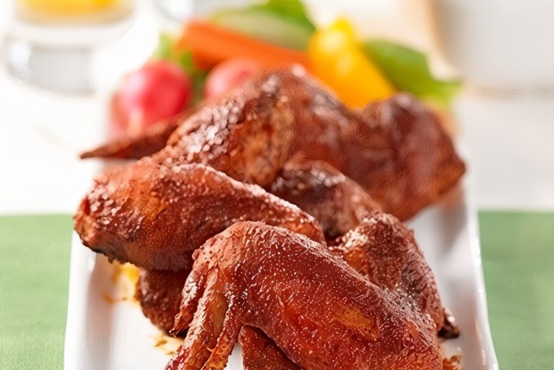 Куриные крылья в красном