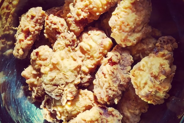 Куриные крылья в панировке во фритюре