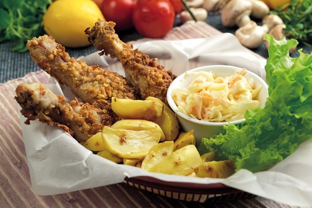 Куриные ножки в сухарях с зеленью