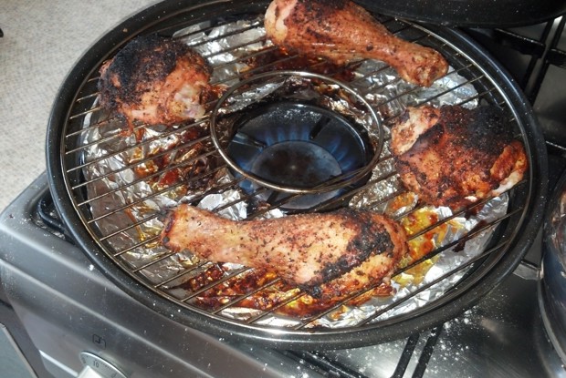 Куриные окорочка на сковороде гриль