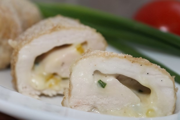 Куриные рулетики с сырной начинкой